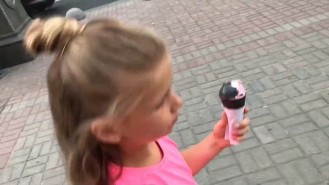 VLOG Киев. Черное мороженое смотреть онлайн