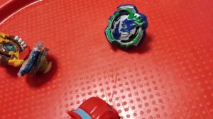 Бейблейд битвы на выживание, на трëх аренах! Какой бейблейд выживет?