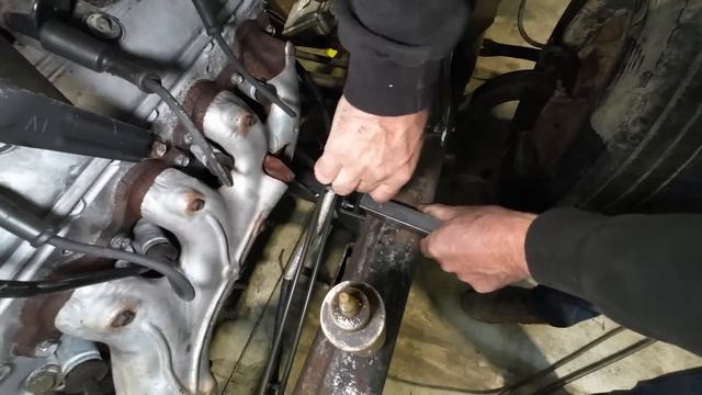Steering and cab wiring on Karls 71 GMC Coe build смотреть онлайн