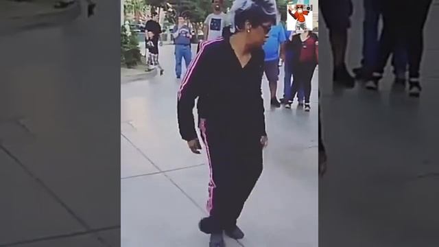 The granny get down! ? Funny drum and bass video mash up. смотреть онлайн