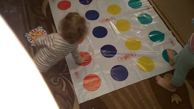 играем в игру твистер челендж смотреть онлайн