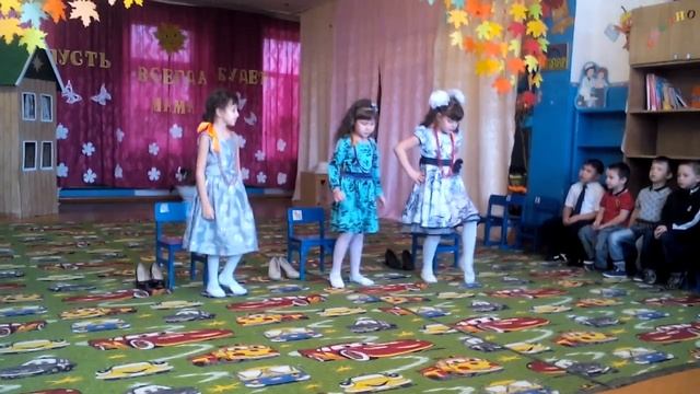 А я возьму у мамы бусы.... смотреть онлайн