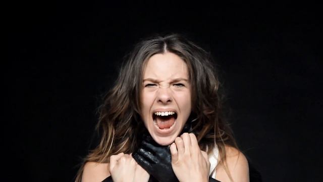 Видео-арт с участием колье Chamovskikh JH смотреть онлайн