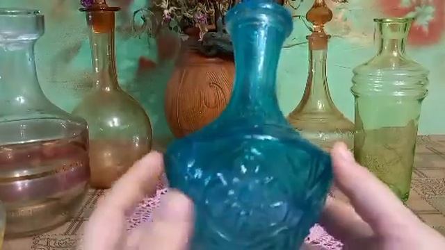 Винтажные графины .Цветное стекло.