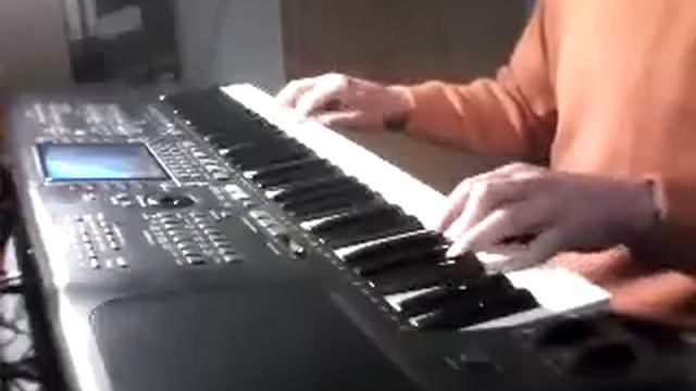 California Blue von Roy Orbison auf dem Technics KN 2000 смотреть онлайн