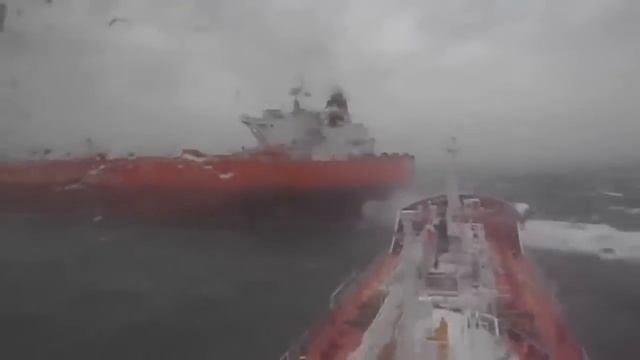 Избежали столкновения в океане смотреть онлайн