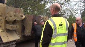 Танк Тигр   Запуск двигателя инерционным стартером