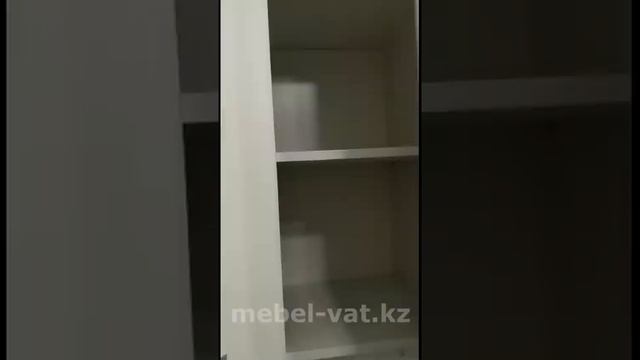 Кухонный гарнитур серый низ, белый верх. На заказ. Алматы, ИП "VAT" смотреть онлайн