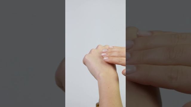 Sesderma Daeses Liposomal Serum - konsystencja serum liposomowego o działaniu liftingującym смотреть онлайн