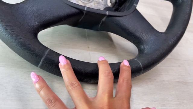 Перетянули руль Skoda Rapid в немецкую экокожу смотреть онлайн