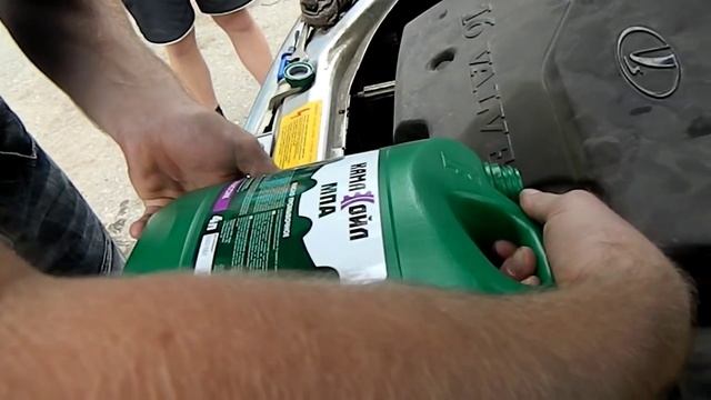 Промывка двигателя и замена масла на Shell Helix ваз 2110 2111 2112 смотреть онлайн