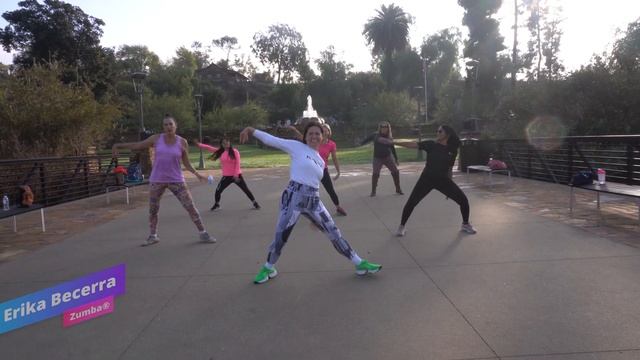 You're The One That I Want - Grease - Erika Becerra y Zumba® Fitness. смотреть онлайн