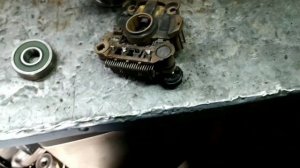 Как снять генератор с Хонда Фит Ария. Замена реле-регулятора.