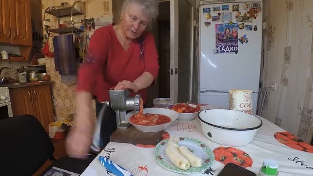 Как Моя Мама, Готовит На Зиму Клубнику смотреть онлайн