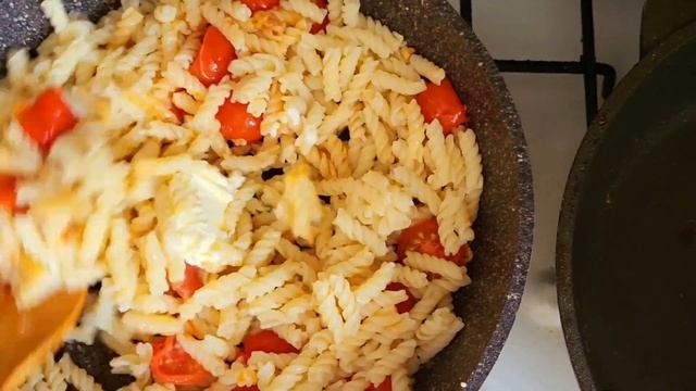 Надоели банально отваренные макароны!?Готовим макароны с мясным фаршем,помидорами и сыром в духовке смотреть онлайн