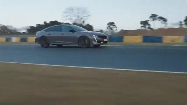 Peugeot 508 PSE på Le Mans смотреть онлайн