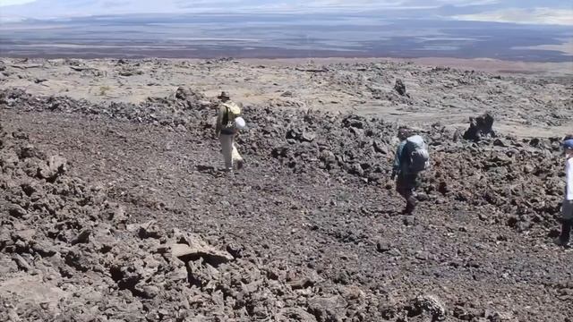 В павильоне и в бассейне: Как NASA готовит астронавтов-геологов к исследованиям на Луне смотреть онлайн