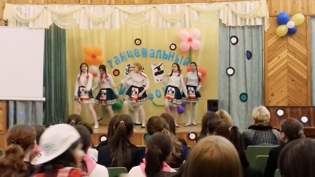 Русско-народный танец. девушки танцуют смотреть онлайн