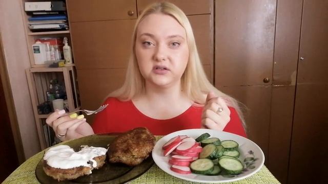 Мукбанг/Mukbang. Колдуны с овощами. (+18) смотреть онлайн