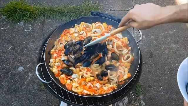 Паэлья на мангале (барбекю гриль) Paella   Paelija