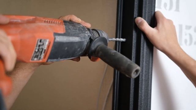 Установка входной двери CYBER от TOREX с электрозамком смотреть онлайн