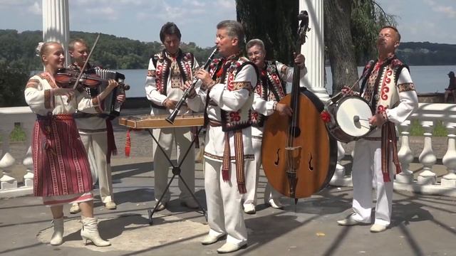 Фольк гурт Кавалєрка полька дедушка смотреть онлайн