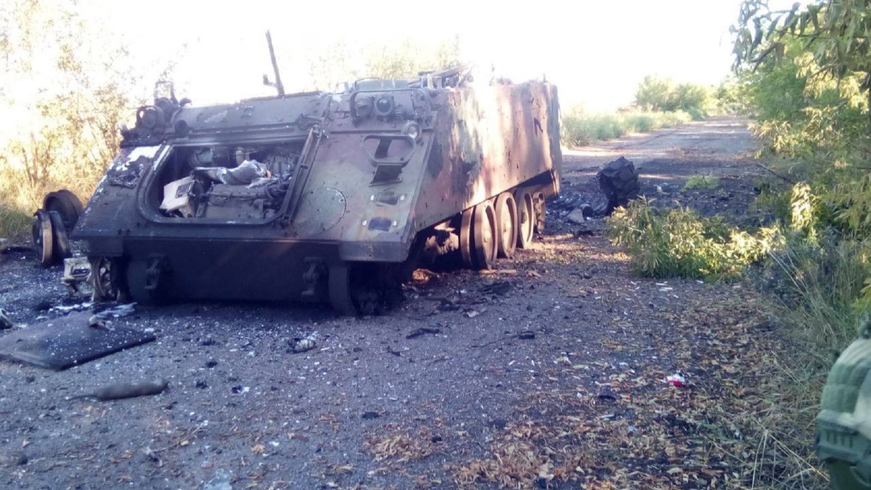 Обнаружение и уничтожение американских БТР М113 (СВО, 2022 г.) смотреть онлайн