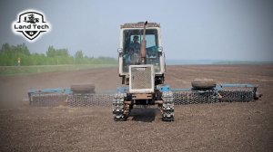 Гусеничный трактор Т-70СМ и складной кольчато-шпоровый каток. Как складывается каток.