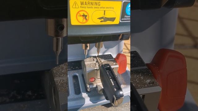 xhorse xp005 vs Chevrolet Orlando key decode and cut with clamp 5 смотреть онлайн
