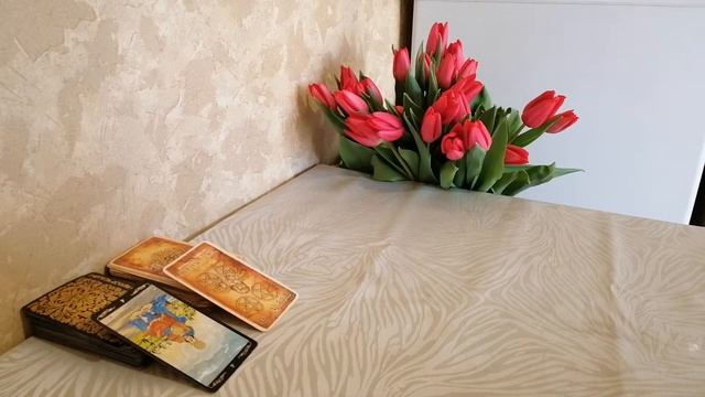 Значения карт таро. Четвёрка Пентаклей перевернутая. смотреть онлайн