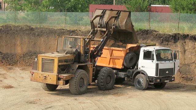 Строительство теннисного корта смотреть онлайн