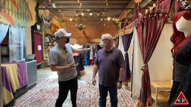 A COMPLETE tour of inside THE WIZARD'S CHEST in Denver, Colorado and the "KAZAM! Escape Room" смотреть онлайн