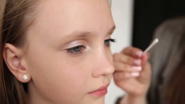 Как сделать макияж без визажиста смотреть онлайн