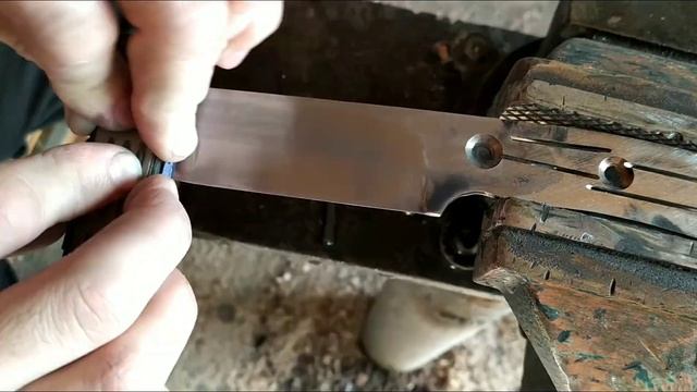 Нож из подшипника ШХ-15. Бюджетный не вариант. смотреть онлайн