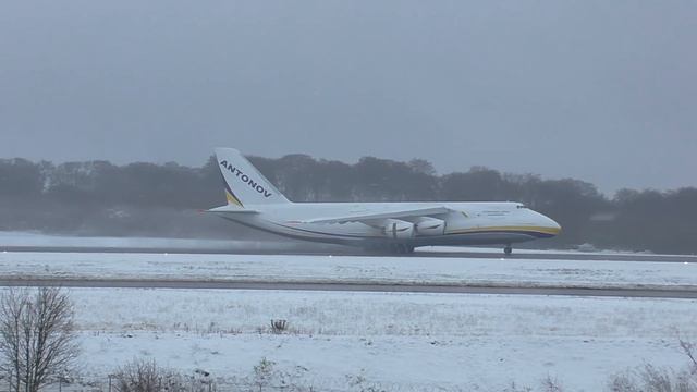 Antonov Design Bureau An-124 landing at Luxembourg Airport Findel смотреть онлайн