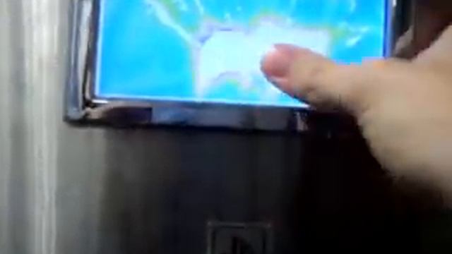 С..ки разбили ЖК дисплей в КМЗ лифте смотреть онлайн