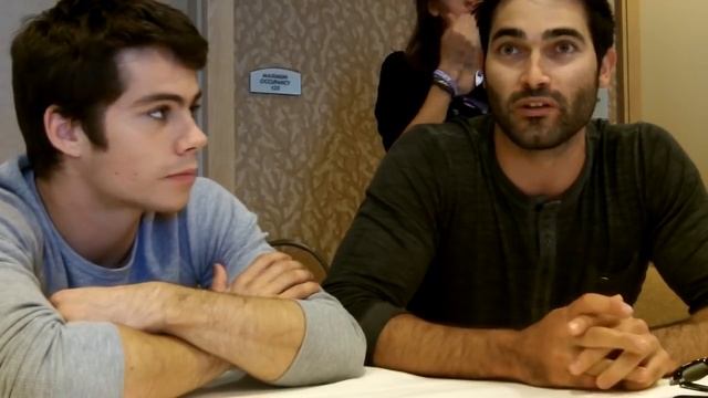 SDCC 2013 - Teen Wolf Press Room - Dylan O'Brien and Tyler Hoechlin смотреть онлайн