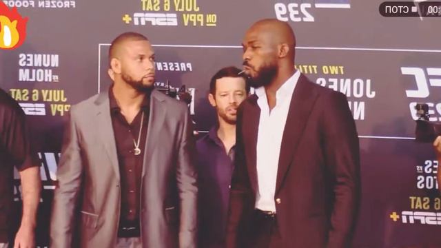 Джон Джонс vs Тиаго Сантос смотреть онлайн