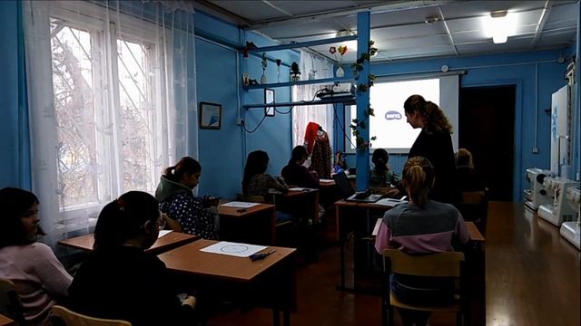 Курчатовский район, ЦДТ, открытое занятие Плетение браслета Орефьева А.А. смотреть онлайн