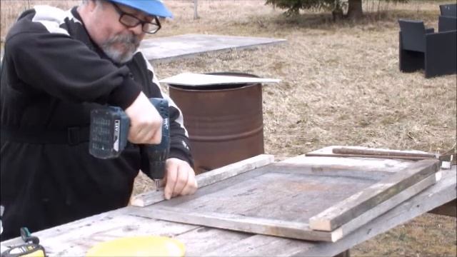 Сетка в рамке своими руками для просеивания золы! Просто и дешево! mp4 смотреть онлайн