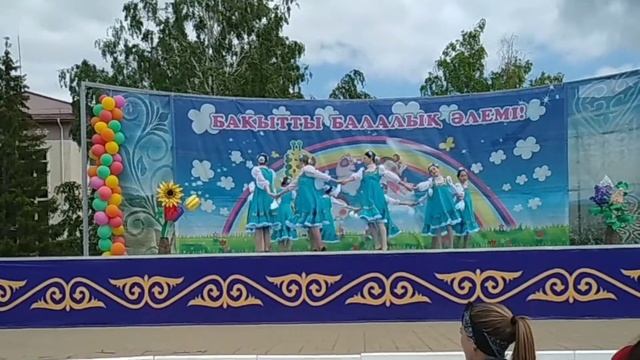 г. Житикара. 1 июня 2022 г. танец * Лебёдушка* . русский народный. смотреть онлайн