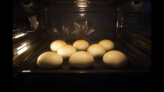 Burger Buns - Baking Timelapse смотреть онлайн