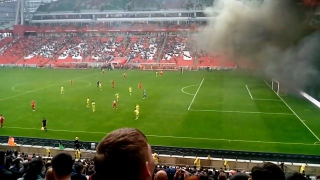 Празднования болельщиков ЦСКА и небольшая стычка фанов смотреть онлайн