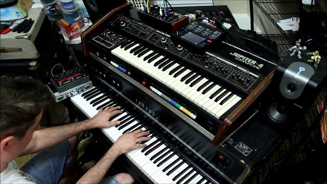Modulating Jupiter 4 with Moog CP-251 & Improv with Yamaha CP-70 смотреть онлайн