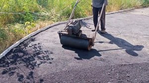 Практика укладки б\у асфальта 4 человека...
