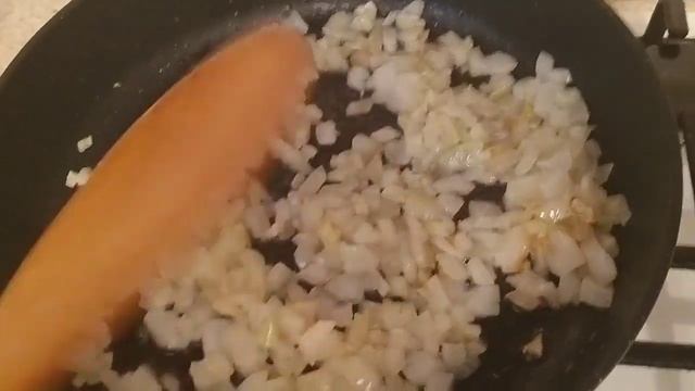 ПИРОГ ИЗ ДРОЖЖЕВОГО ТЕСТА. НАЧИНКА - КУРИНЫЙ ФАРШ С ПОМИДОРАМИ.