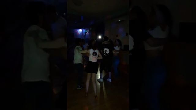 руэда в школе SENTIMIENTOS d' mi CUBA_06.08.2017 смотреть онлайн