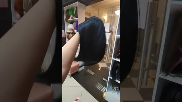 Парик каре удлинённый с челкой чёрного цвета Клеопатра смотреть онлайн