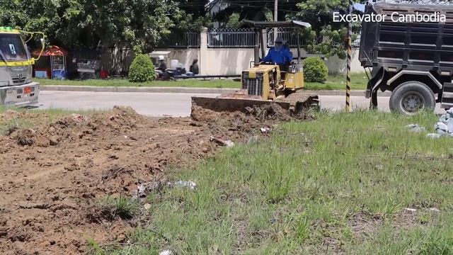 New Experience Display Skills Operator Miniature Bulldozer Repair Village Road Construction смотреть онлайн