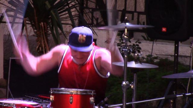 Анапа / БАРАБАНЩИК-ВИРТУОЗ Дмитрий Хмыз / Краш (Niletto, Клава Кока) смотреть онлайн